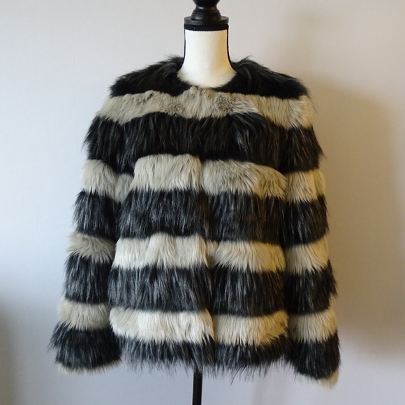 Guess Jackets & Blazers - GUESS Women's Faux Fur Molly Jacket NWT Medium